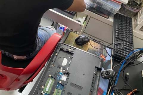 Dịch vụ sửa chữa và thay thế linh kiện laptop chính hãng tại TP.HCM
